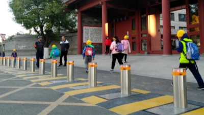 学校为什么安装升降柱，主要是这两个原因！