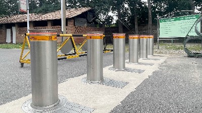 户外露天安防设备为什么首选卓奥世鹏防水防撞升降柱？