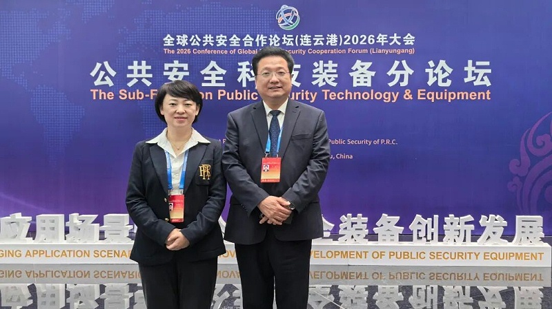卓奥世鹏董事长总经理合影jpg
